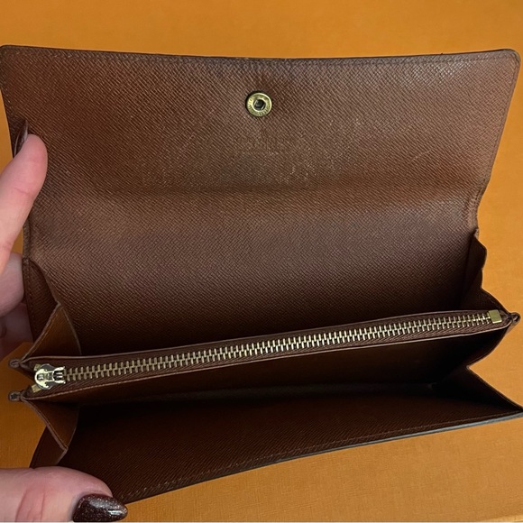 Louis Vuitton Wallet - Picture 3 of 9